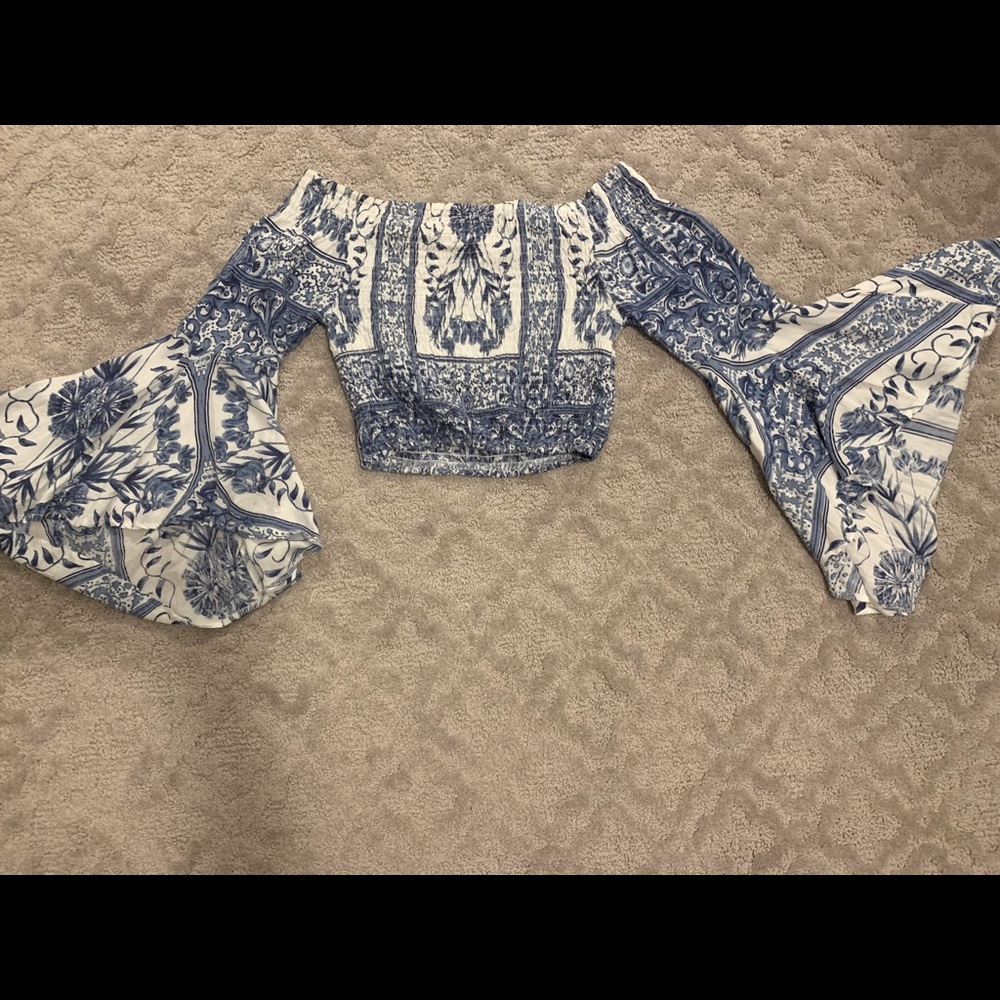 Cropped LF white and blue bell sleeve